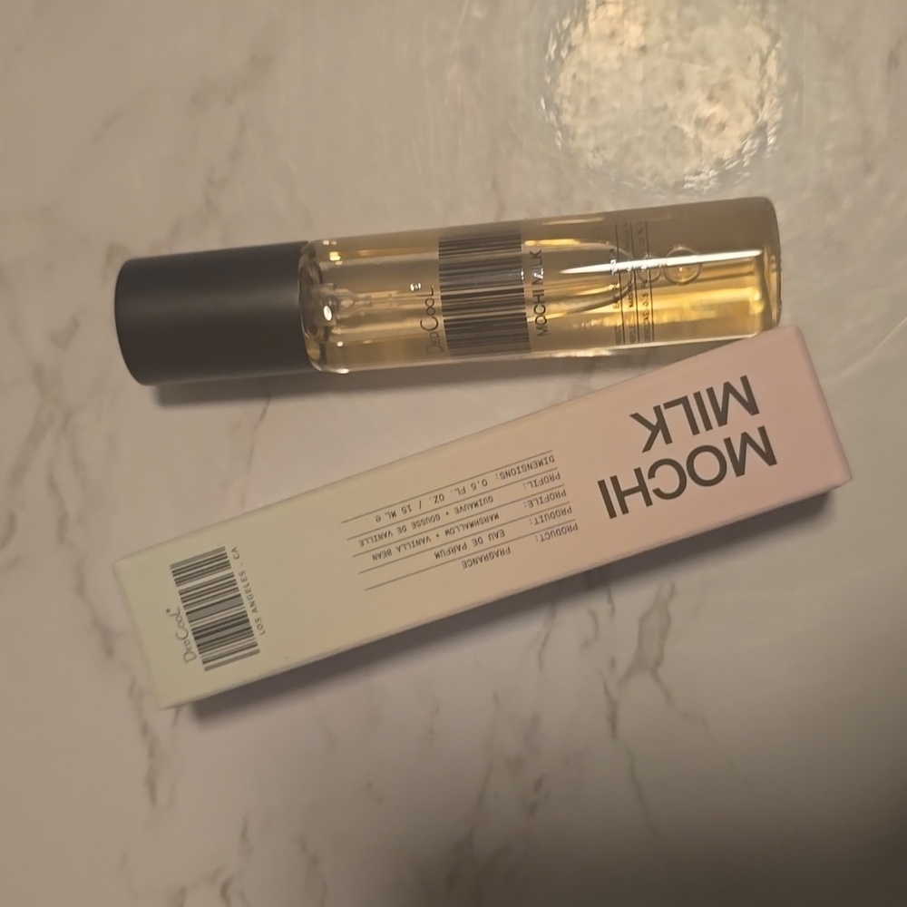 DedCool Mochi Milk Travel Spray 15ml Mini New BNIB - Picture 3 of 4
